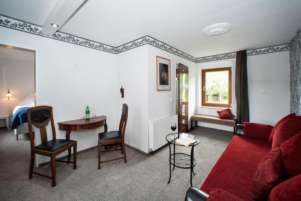 Hotel Hinter Den Spiegeln à Heimbach Extérieur photo