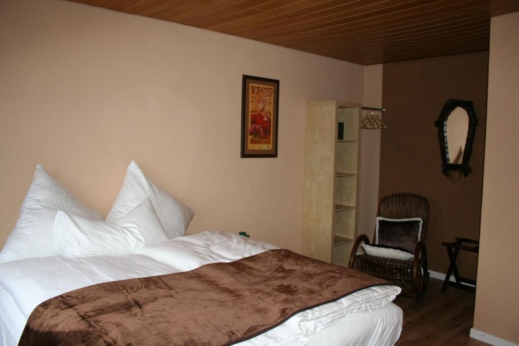 Hotel Hinter Den Spiegeln à Heimbach Chambre photo
