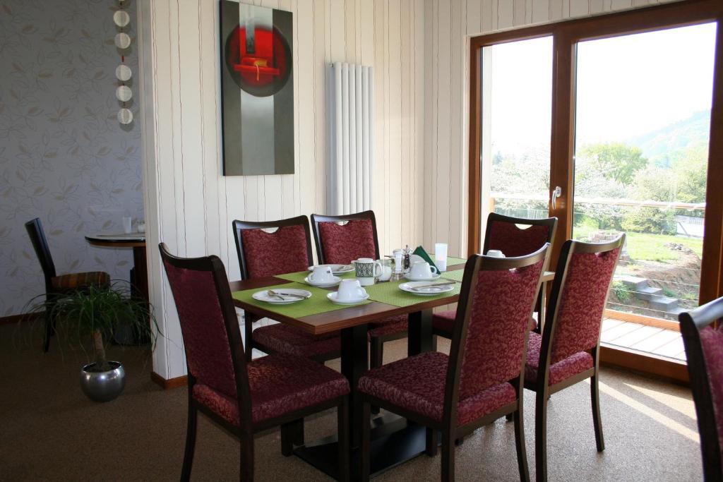 Hotel Hinter Den Spiegeln à Heimbach Extérieur photo